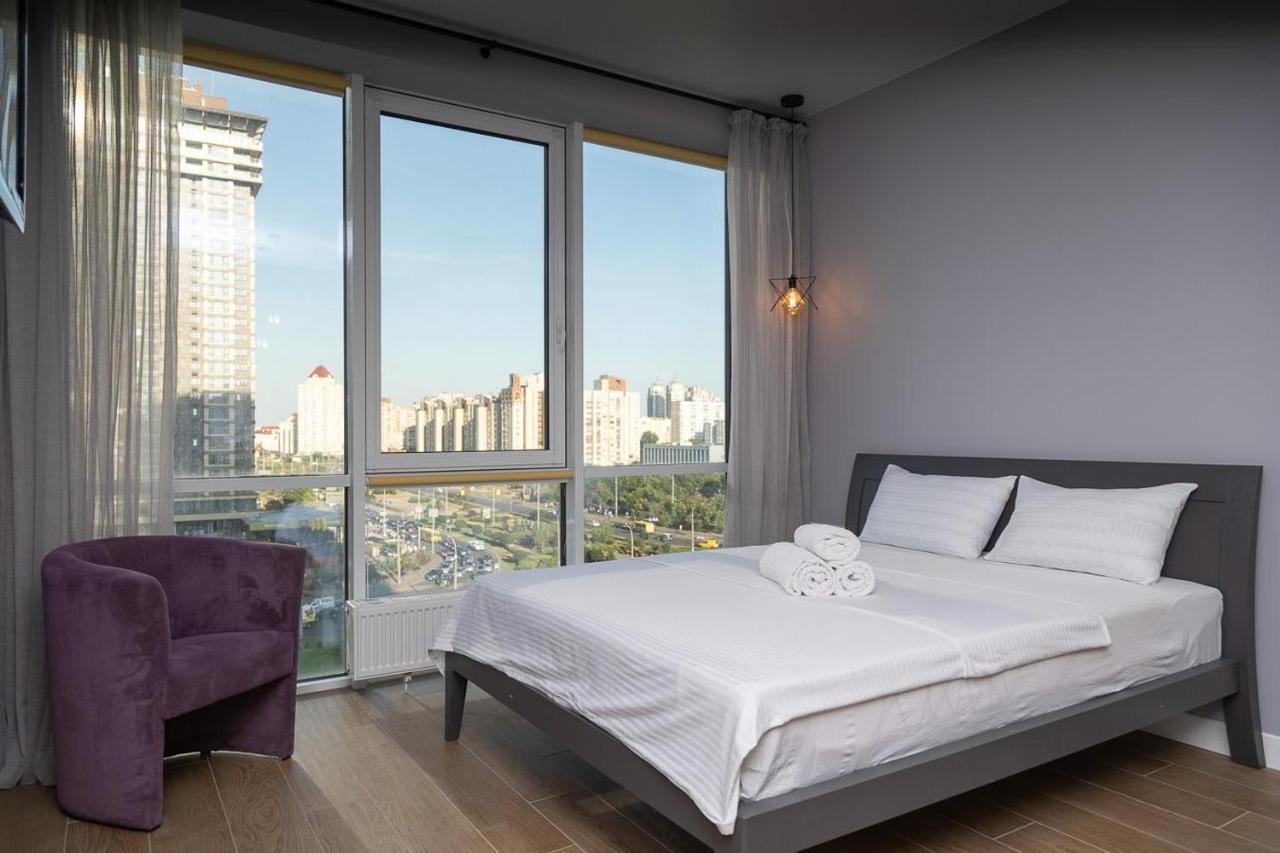 Stylish Panoramic Apartments. Smartplaza. Metro Minskaya كييف المظهر الخارجي الصورة