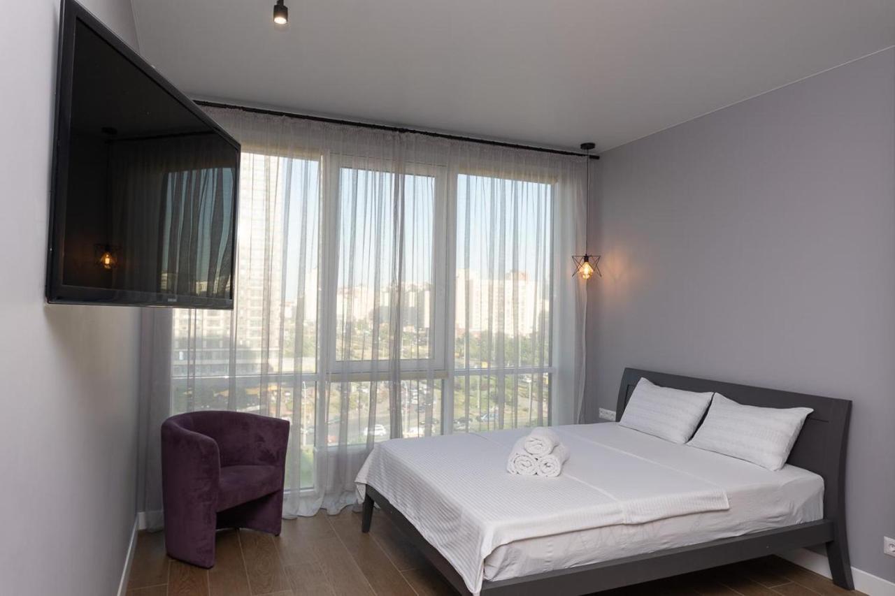 Stylish Panoramic Apartments. Smartplaza. Metro Minskaya كييف المظهر الخارجي الصورة