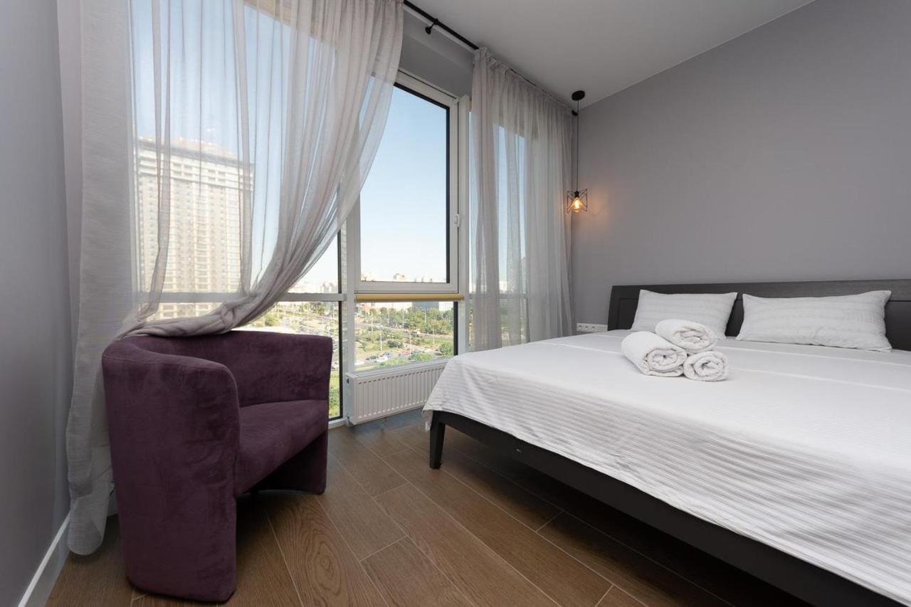 Stylish Panoramic Apartments. Smartplaza. Metro Minskaya كييف المظهر الخارجي الصورة